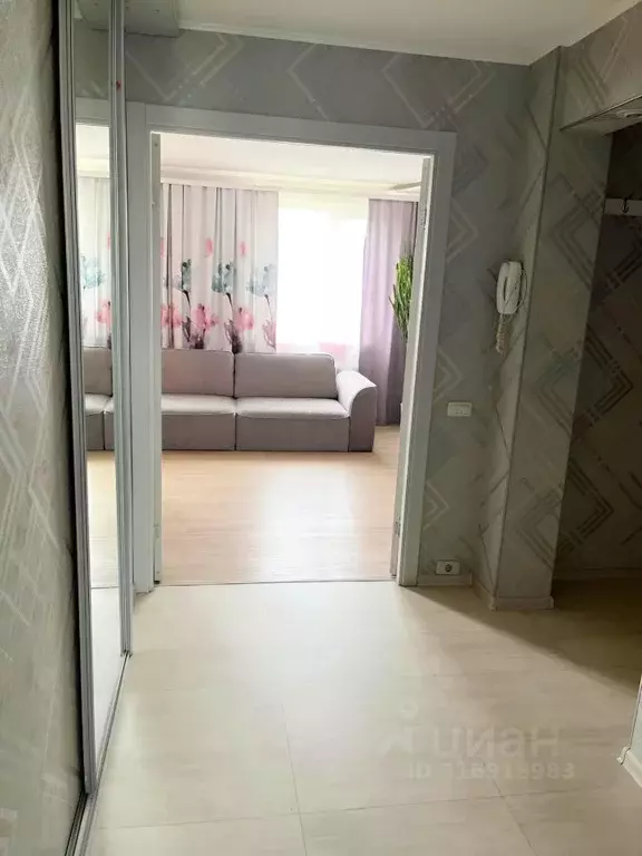 3-к кв. Свердловская область, Екатеринбург ул. Хрустальная, 35 (70.9 ... - Фото 0