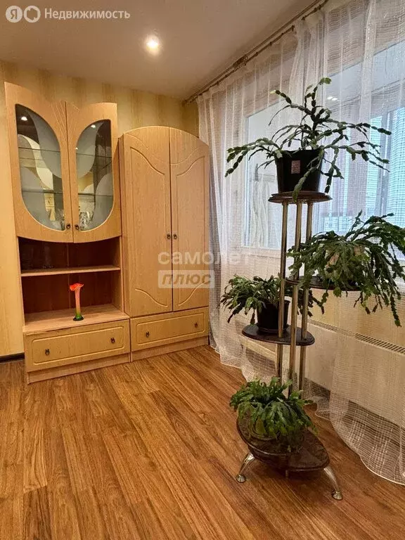 3-комнатная квартира: посёлок городского типа Андреевка, 31А (75.11 м) - Фото 1