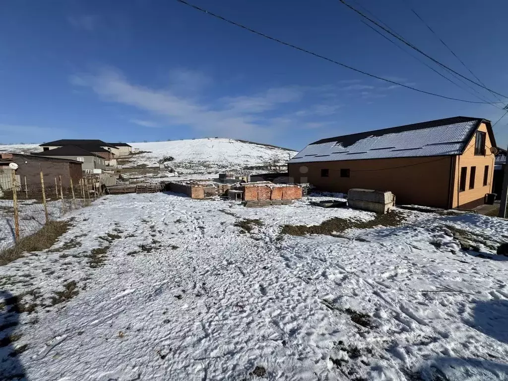 Участок в Ингушетия, Назрань ул. Б.А. Чеджоева (10.0 сот.) - Фото 1