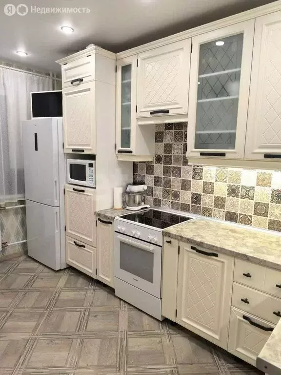 3-комнатная квартира: Томск, улица Ивана Черных, 3 (76.5 м) - Фото 1