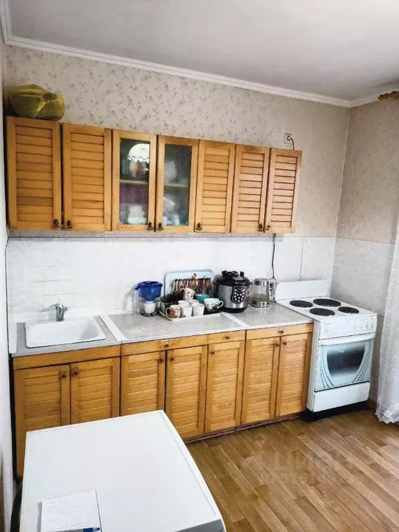 3-к кв. Омская область, Омск ул. 7-я Линия, 190 (81.6 м) - Фото 0