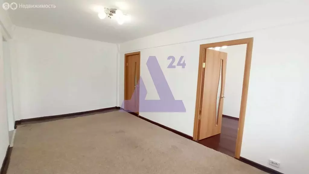 3-комнатная квартира: Новоалтайск, посёлок Новогорский, улица ... - Фото 1