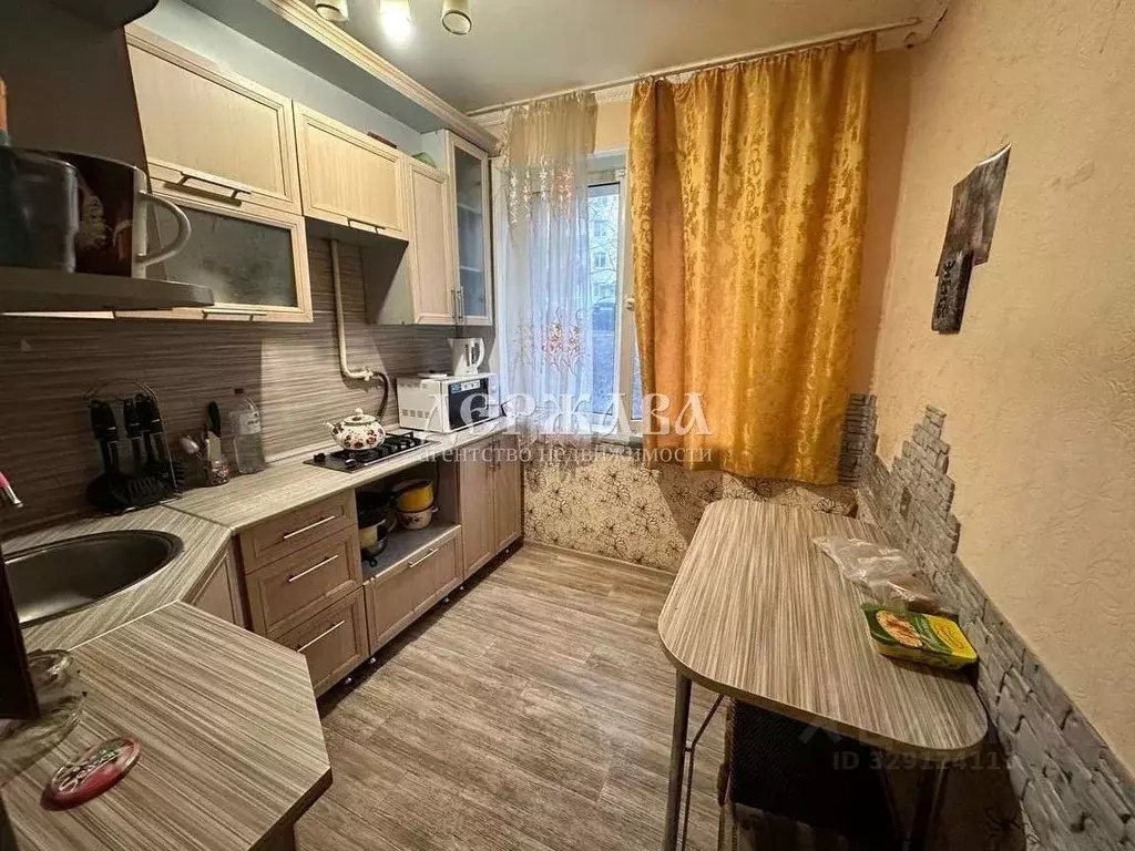4-к кв. Белгородская область, Старый Оскол Парковый мкр, 15 (60.0 м) - Фото 1