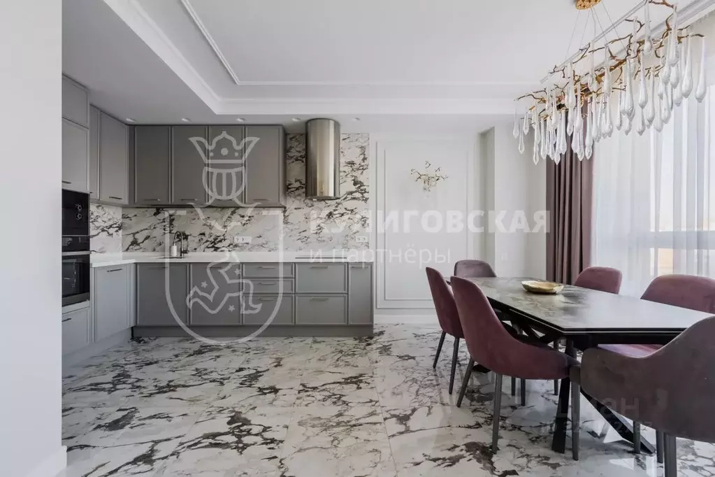 3-к кв. Свердловская область, Екатеринбург пер. Гаринский, 5 (100.4 м) - Фото 1