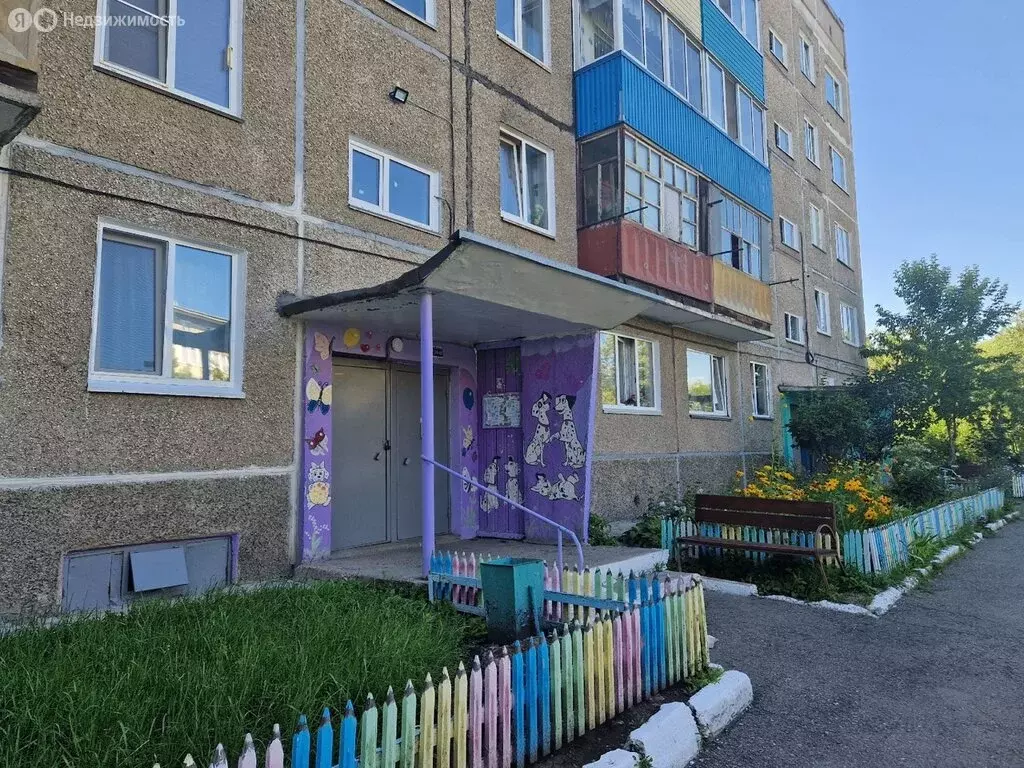 2-комнатная квартира: Саяногорск, микрорайон Заводской, 11 (44 м) - Фото 0