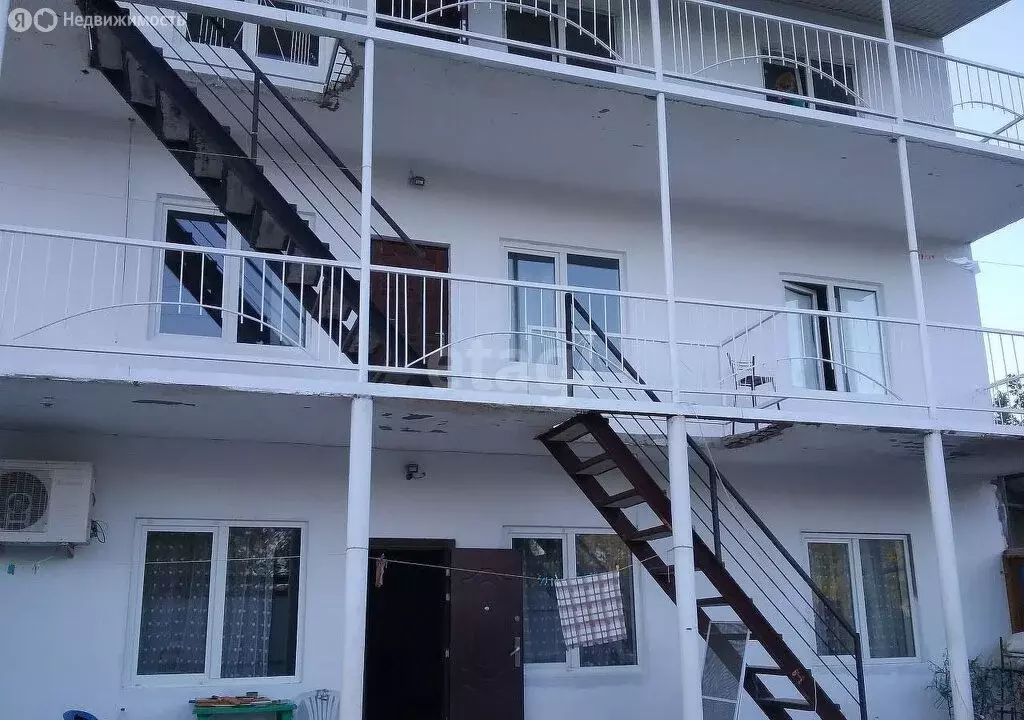 Дом в село Лермонтово, Черноморская улица (380 м) - Фото 1