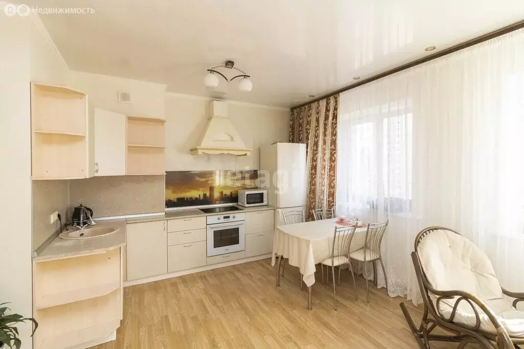 1-комнатная квартира: Тюмень, улица Прокопия Артамонова, 8 (49.5 м) - Фото 0