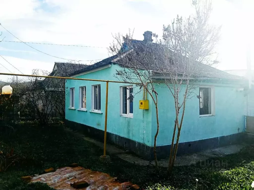 Дом в Крым, Бахчисарайский район, с. Голубинка ул. Дружбы, 22 (70 м) - Фото 1