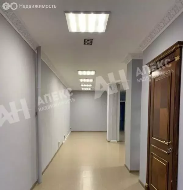 Торговая площадь (249 м) - Фото 1