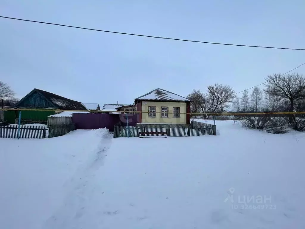 Дом в Белгородская область, Губкинский городской округ, с. ... - Фото 1