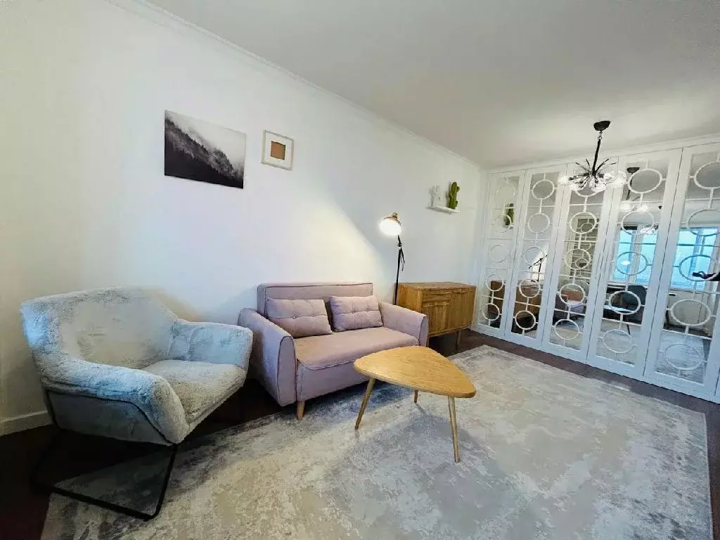 Продается 2-комнатная квартира - Фото 1