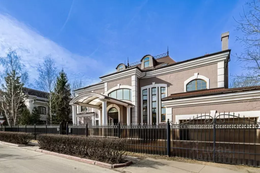 Дом в Московская область, Красногорск городской округ, с. ... - Фото 1