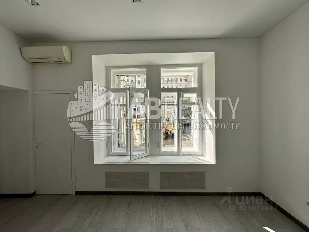 Офис в Москва Тверская ул., 12С7 (107 м) - Фото 1