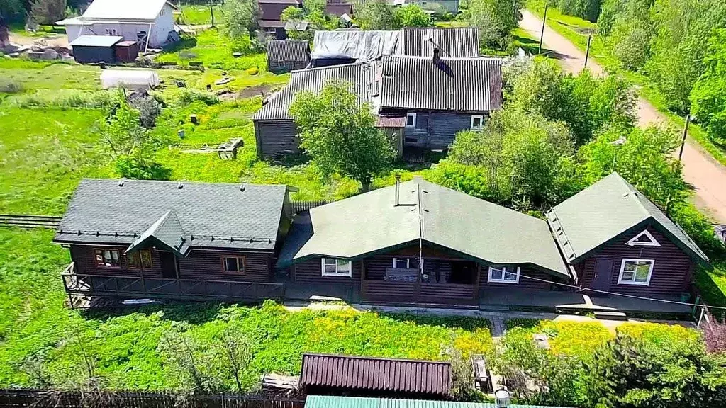 Дом в Ленинградская область, Волховский район, Свирицкое с/пос, д. ... - Фото 1