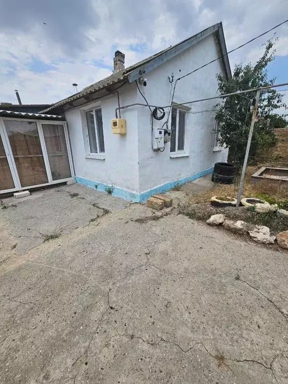 Дом в Крым, Сакский район, Суворовское с/пос, с. Великое ул. Зеленая, ... - Фото 0