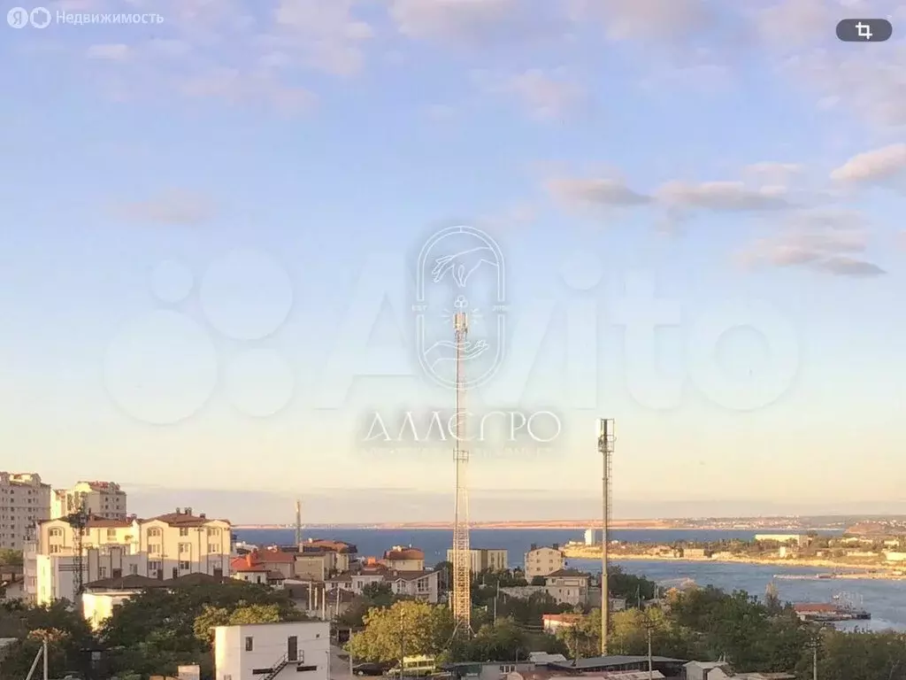 3-комнатная квартира: Севастополь, улица Адмирала Фадеева, 46Б (70 м) - Фото 1