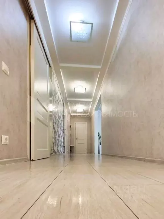3-к кв. Тюменская область, Тюмень ул. Пермякова, 83к2 (93.0 м) - Фото 0