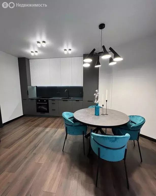2-комнатная квартира: Краснодар, улица Красных Партизан, 1/3к9 (61 м) - Фото 1