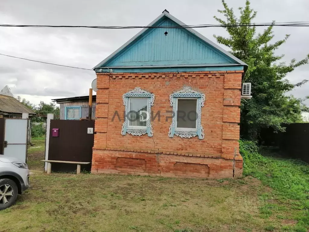 Дом в Саратовская область, Энгельсский район, Красноярское ... - Фото 1