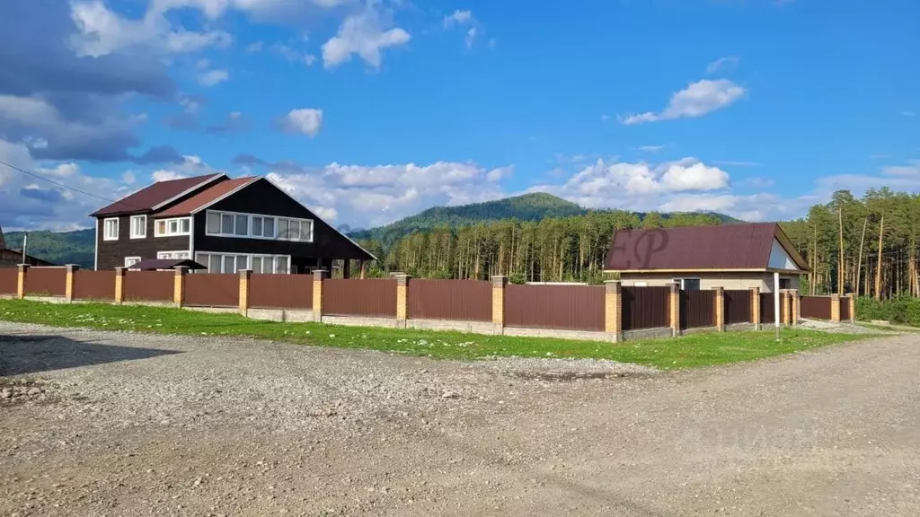 Дом в Алтай, Турочакский район, с. Турочак ул. Трофимова (280 м) - Фото 1