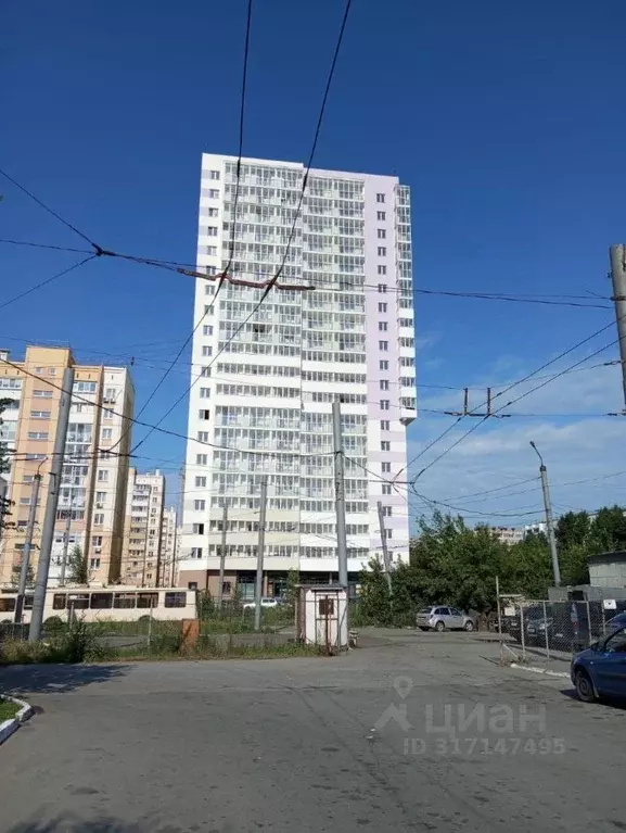 1-к кв. Челябинская область, Челябинск ул. Братьев Кашириных, 111Б ... - Фото 0