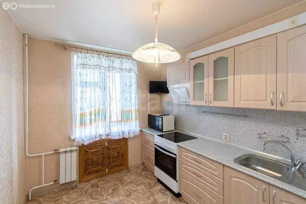 3-комнатная квартира: Тюмень, улица 50 лет Октября, 21А (61 м) - Фото 2