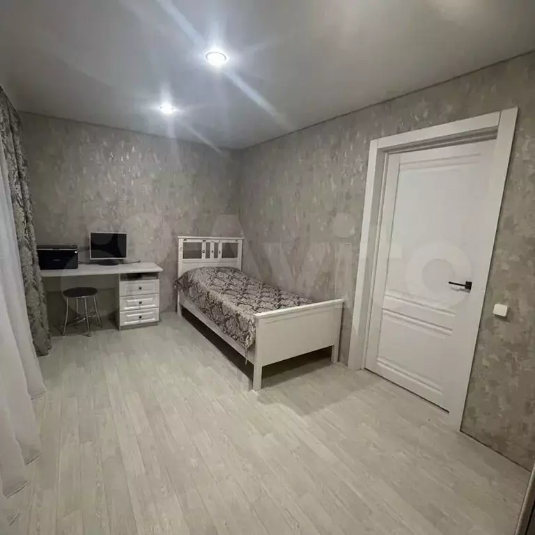 3-к. квартира, 90м, 2/2эт. - Фото 0