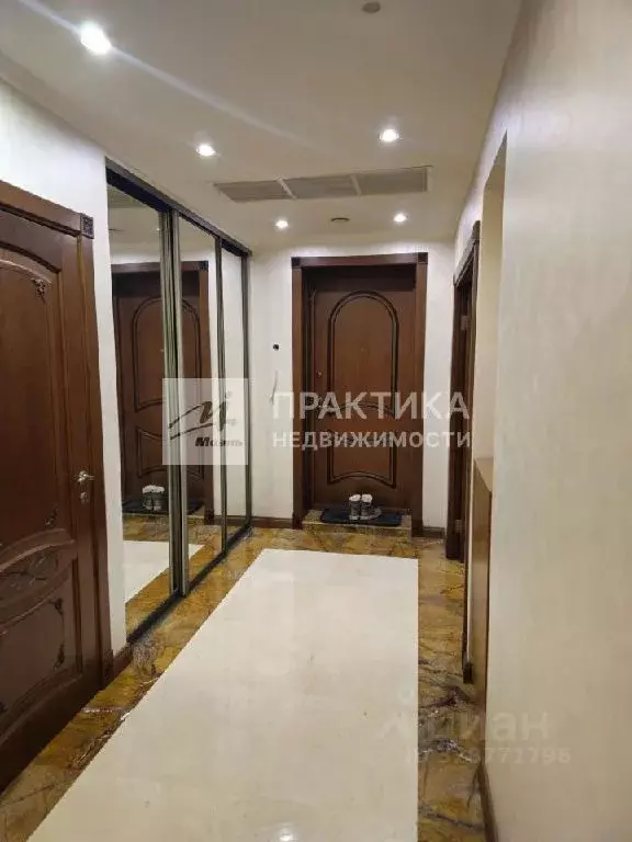 Продается 4-комнатная квартира - Фото 1