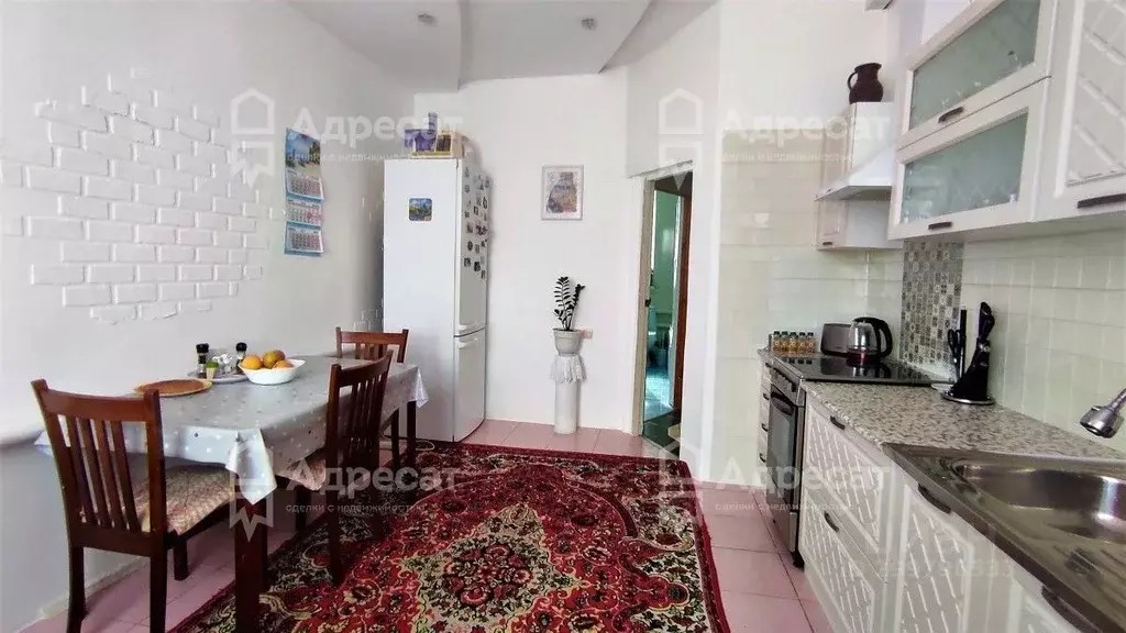 Дом в Волгоградская область, Волгоград Южнобережный пер. (253 м) - Фото 1