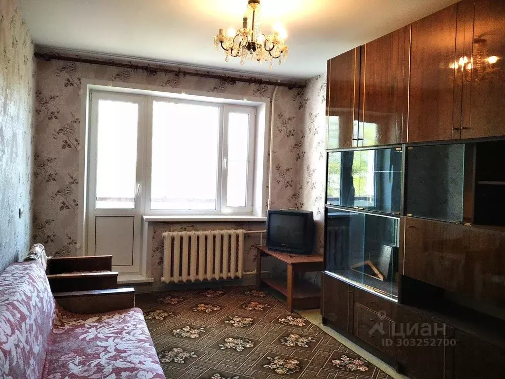 2-к кв. Псковская область, Пушкинские Горы рп ул. Ленина, 24 (46.6 м) - Фото 1