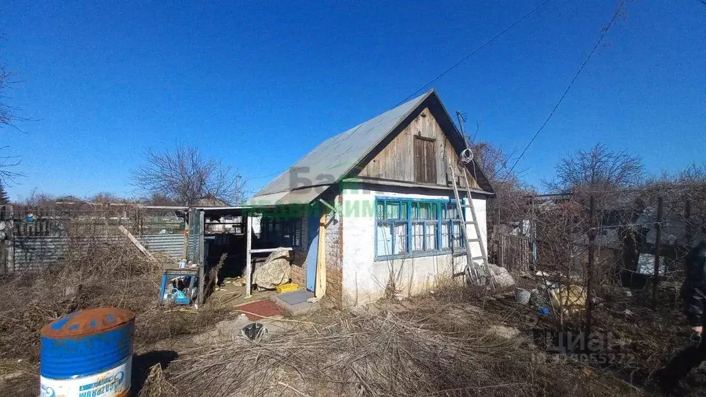 Дом в Саратовская область, Балаково Цемент СНТ, ул. Кленовая (25 м) - Фото 0