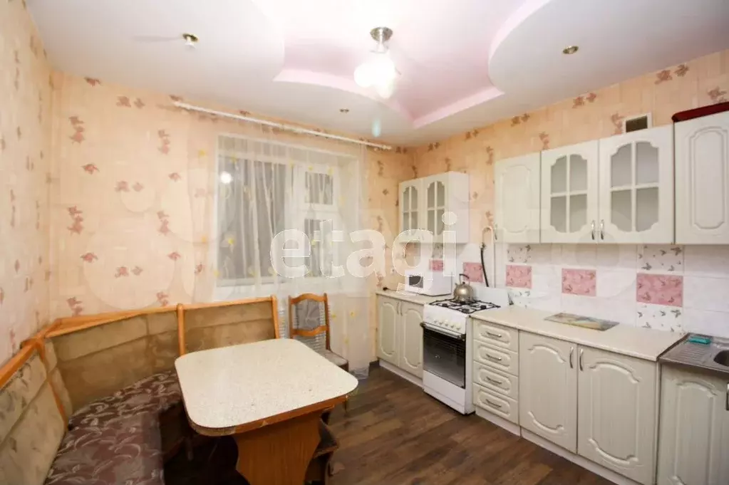 3-к. квартира, 70 м, 5/5 эт. - Фото 0