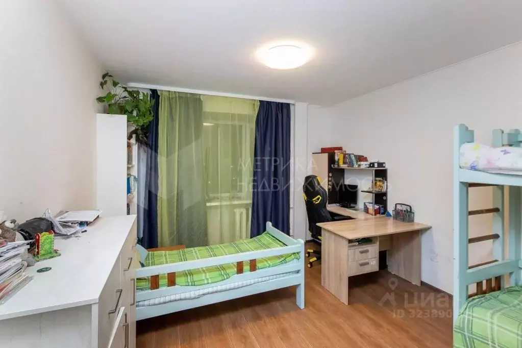 3-к кв. Тюменская область, Тюмень ул. Энергетиков, 62а (65.5 м) - Фото 0