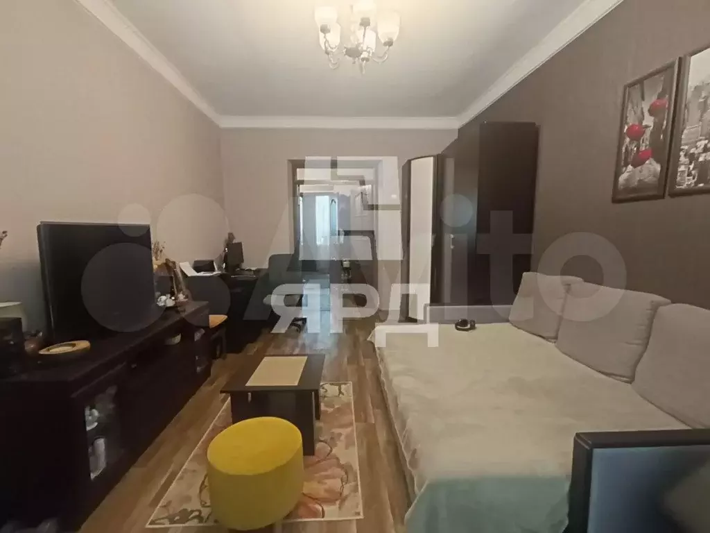 Доля в 2-к. квартире, 56 м, 1/4 эт. - Фото 0