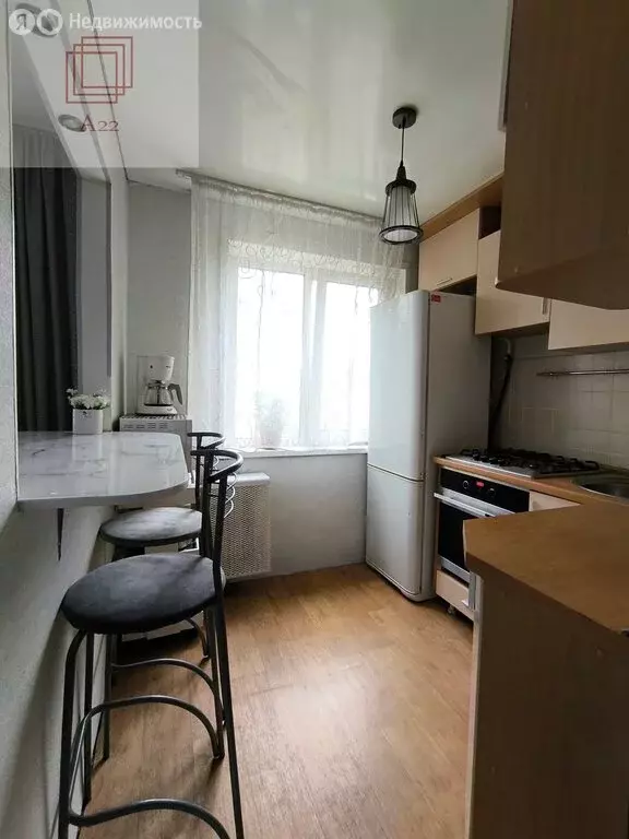 3-комнатная квартира: Барнаул, улица Антона Петрова, 208/35 (47 м) - Фото 1
