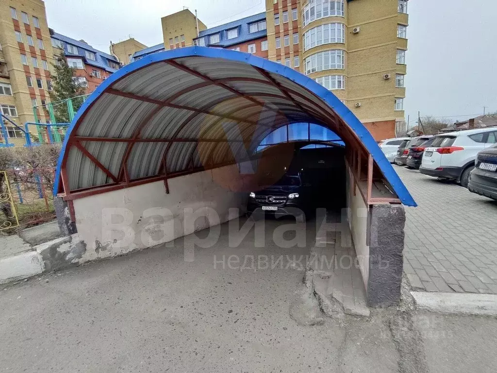 Гараж в Омская область, Омск ул. 10 лет Октября, 43 (30 м) - Фото 1