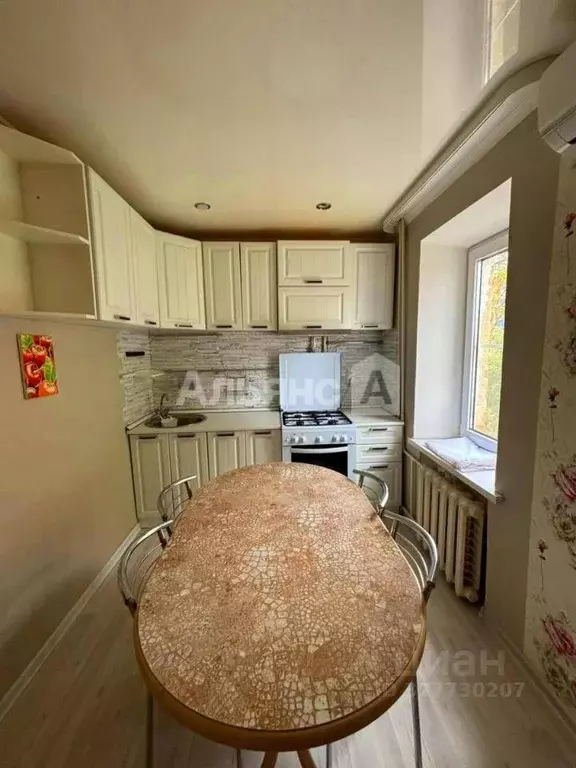 2-к кв. Краснодарский край, Усть-Лабинск Южная ул., 8 (50.4 м) - Фото 1