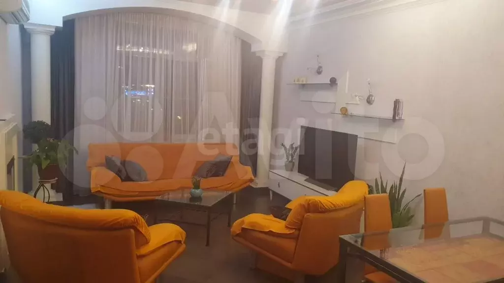 3-к. квартира, 70 м, 8/8 эт. - Фото 1
