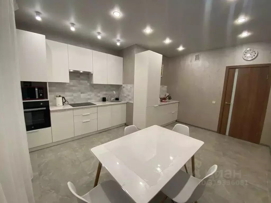 2-к кв. Татарстан, Казань ул. Вишневского, 61А (76.0 м) - Фото 1