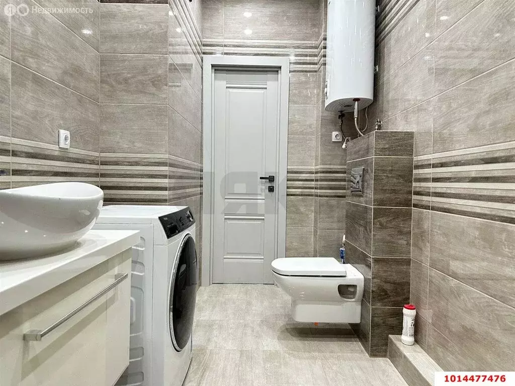2-комнатная квартира: Краснодар, улица Западный Обход, 39/2 (70 м) - Фото 0