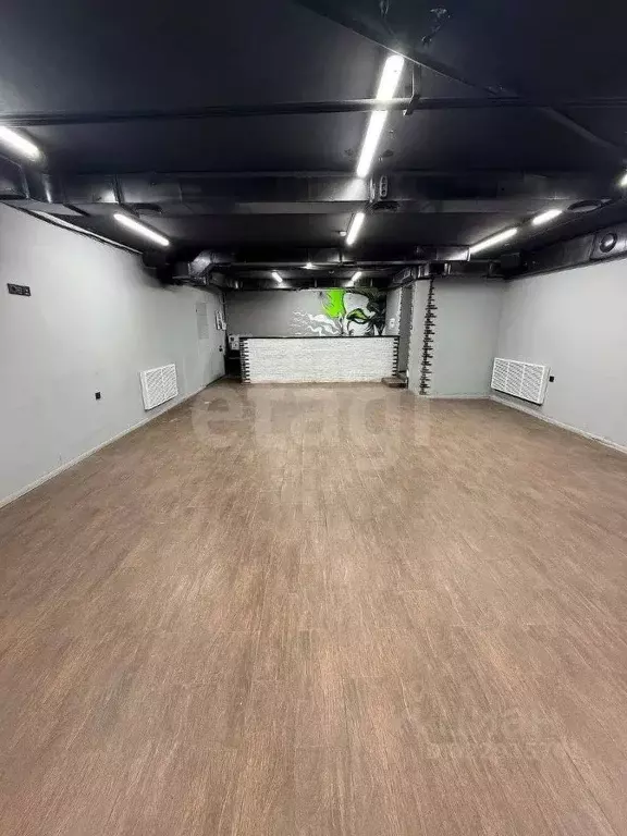 Торговая площадь в Калужская область, Калуга ул. Суворова, 25 (136 м) - Фото 1