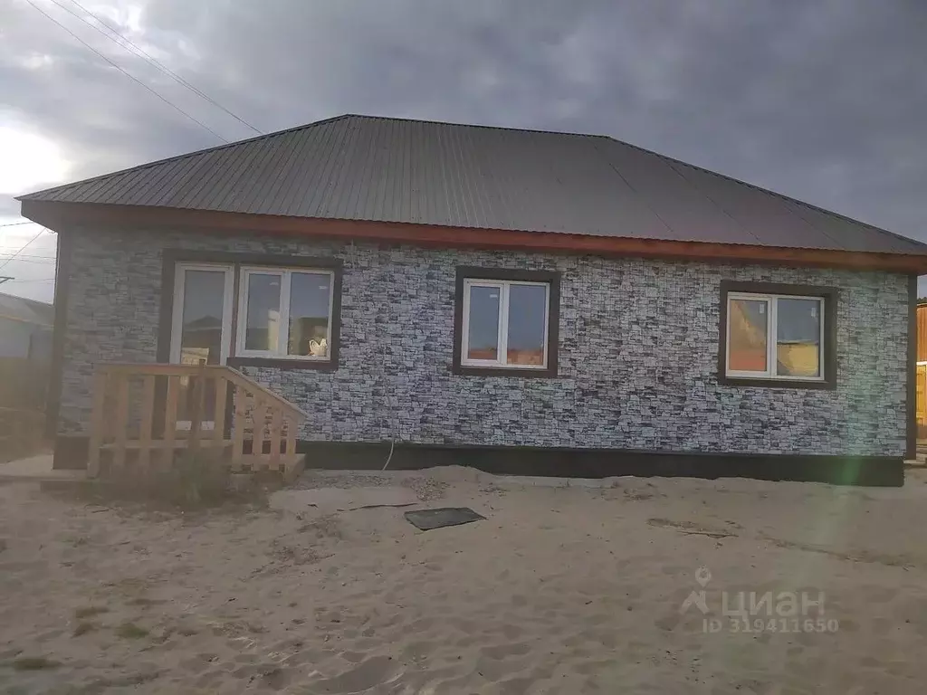 Дом в Саха (Якутия), Якутск ул. Можайского (78 м) - Фото 1
