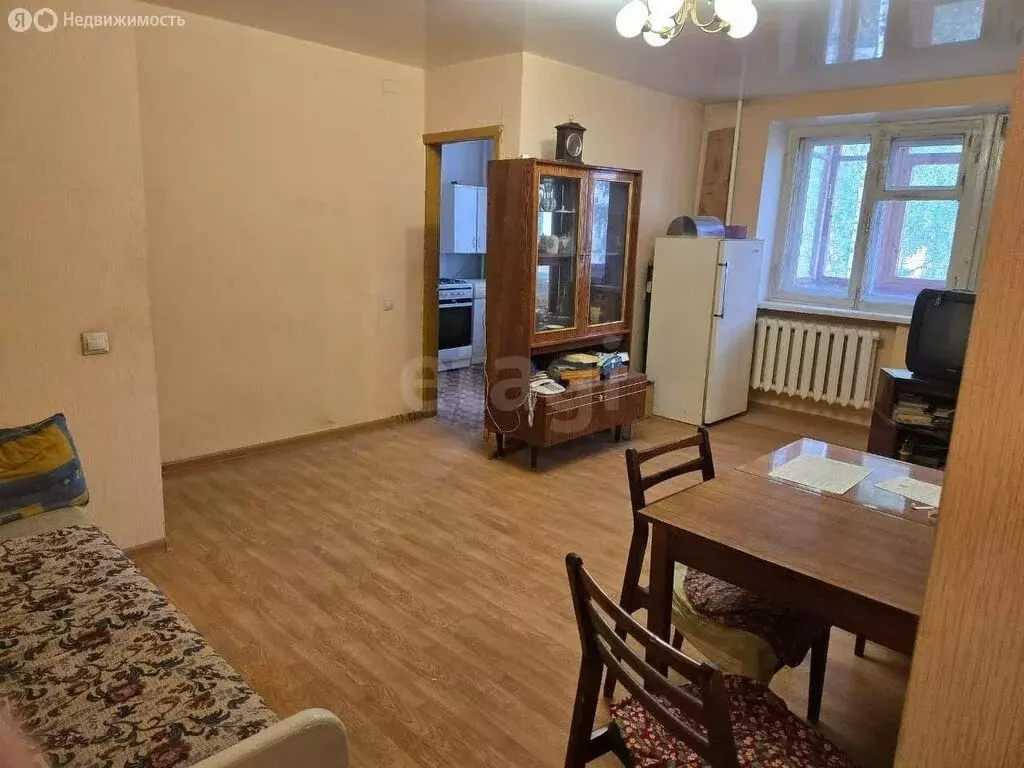 3-комнатная квартира: Киров, Ленинский район, улица Азина, 49 (55.1 м) - Фото 1