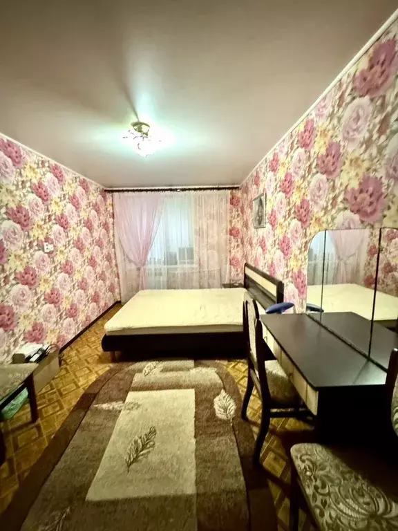 Комната 50 м в 3-к., 1/5 эт. - Фото 0