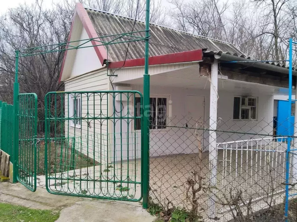 Дом в Ставропольский край, Изобильненский муниципальный округ, пос. ... - Фото 0