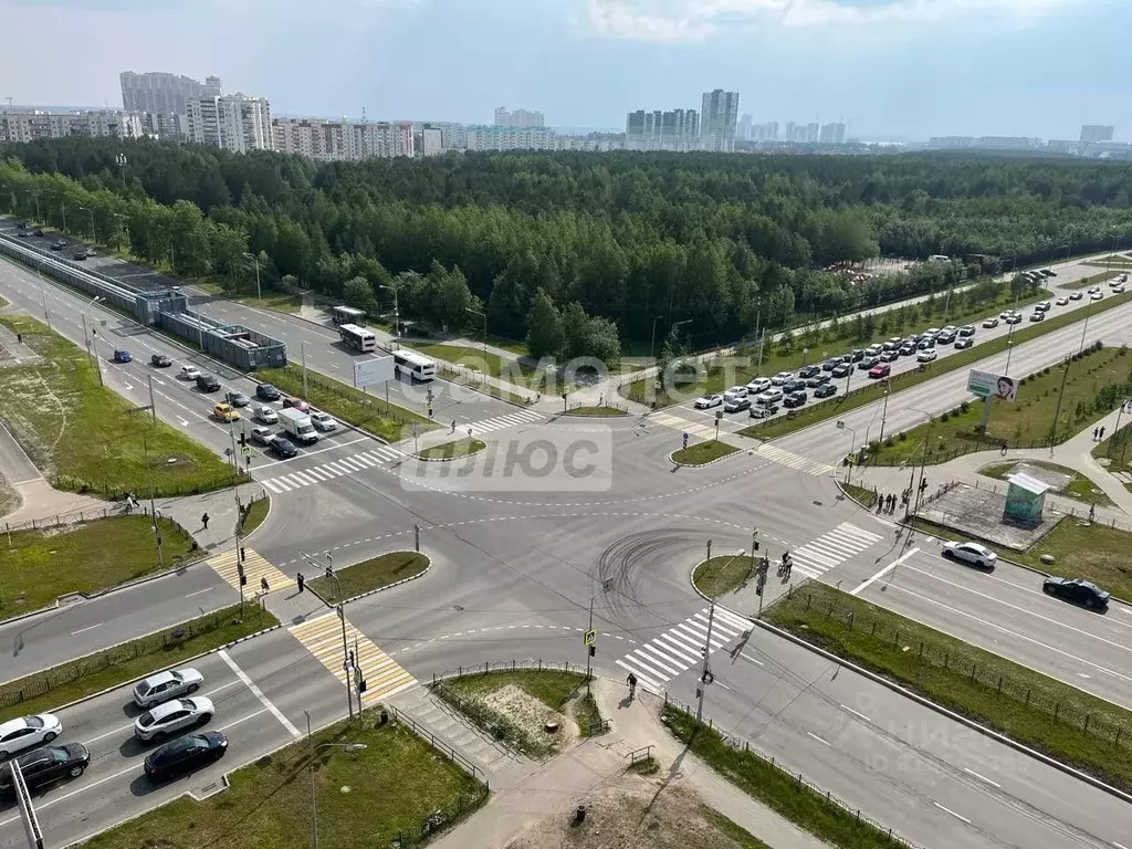 2-к кв. Ханты-Мансийский АО, Сургут Пролетарский просп., 11 (65.6 м) - Фото 0