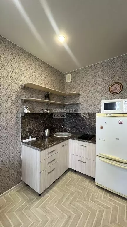 Студия Ханты-Мансийский АО, Сургут ул. Александра Усольцева, 26 (23.5 ... - Фото 1