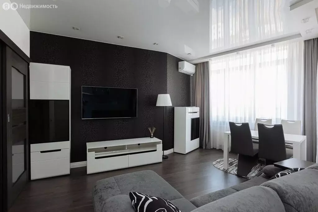 3-комнатная квартира: Калининград, Орудийная улица, 30А (88.2 м) - Фото 0