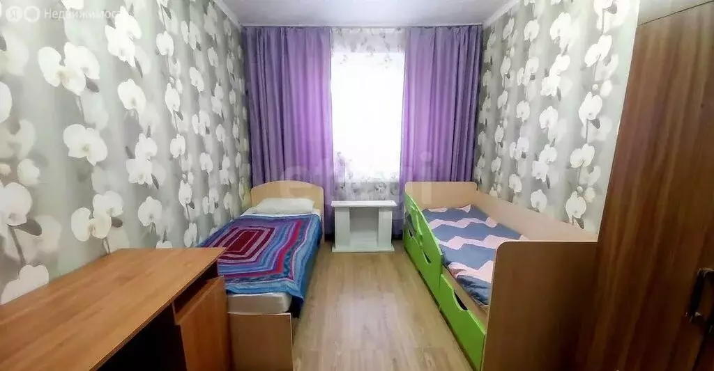 3-комнатная квартира: Феодосия, улица Челнокова, 96 (65.5 м) - Фото 1
