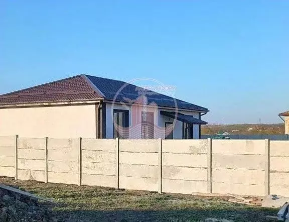 Дом в Крым, Симферопольский район, Трудовское с/пос, с. Строгоновка  ... - Фото 0